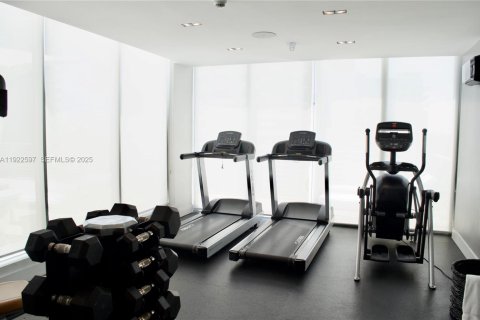 Condo in Miami Beach, Florida, 1 bedroom  № 1976689 - photo 25