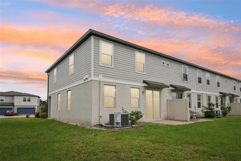 Townhouse in Ocoee, Florida 3 bedrooms, 167.97 sq.m. № 1688467 - photo 6