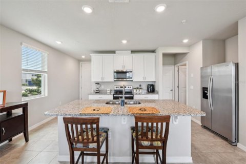 Townhouse in Ocoee, Florida 3 bedrooms, 167.97 sq.m. № 1688467 - photo 17