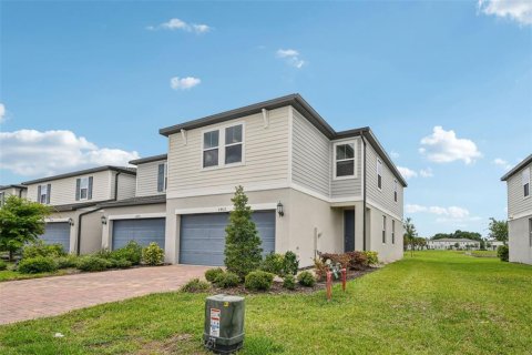 Townhouse in Ocoee, Florida 3 bedrooms, 167.97 sq.m. № 1688467 - photo 3