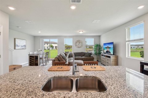 Townhouse in Ocoee, Florida 3 bedrooms, 167.97 sq.m. № 1688467 - photo 14