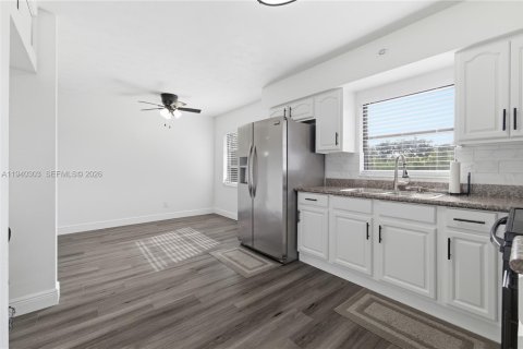 Villa ou maison à vendre à Tampa, Floride: 3 chambres, 121.89 m2 № 1998485 - photo 12