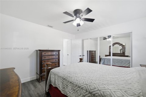 Villa ou maison à vendre à Tampa, Floride: 3 chambres, 121.89 m2 № 1998485 - photo 4