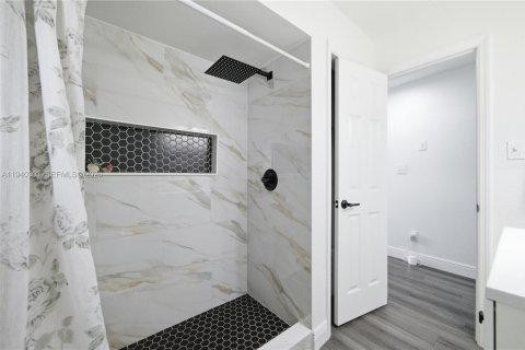 Villa ou maison à vendre à Tampa, Floride: 3 chambres, 121.89 m2 № 1998485 - photo 6