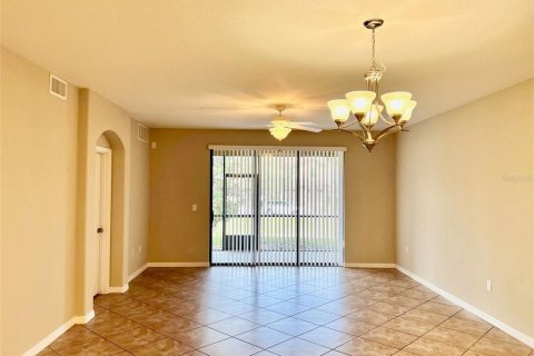Condo in Davenport, Florida, 2 bedrooms  № 1551332 - photo 7