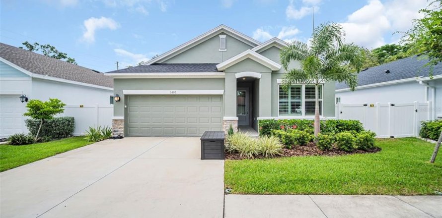 House in Palm Harbor, Florida 3 bedrooms, 196.77 sq.m. № 1846546