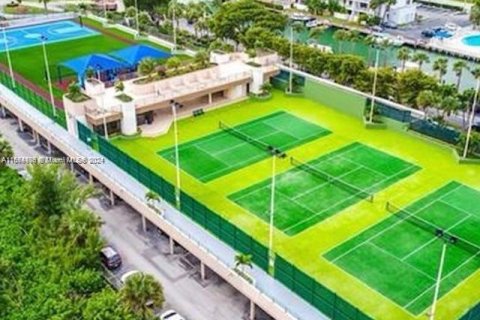 Condominio en alquiler en Miami, Florida, 1 dormitorio, 181.16 m2 № 2037523 - foto 11