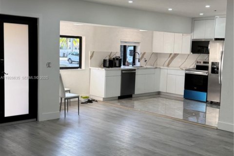 Villa ou maison à North Miami Beach, Floride 3 chambres, 164.34 m2 № 1987630