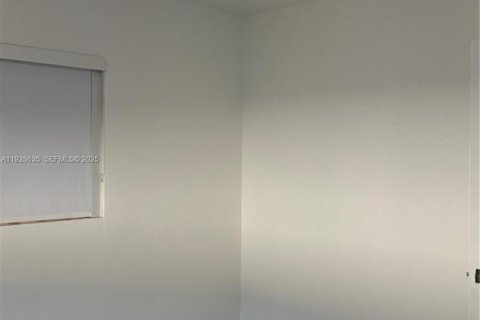 Villa ou maison à louer à North Miami Beach, Floride: 3 chambres, 164.34 m2 № 1987630 - photo 7