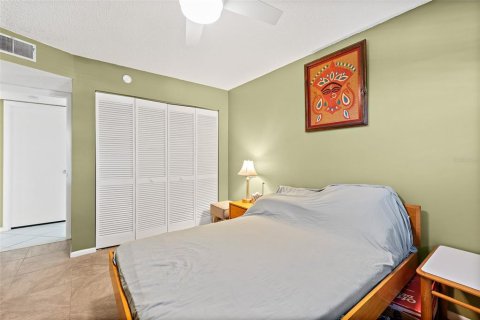Condo in Cocoa Beach, Florida, 2 bedrooms  № 1765445 - photo 22