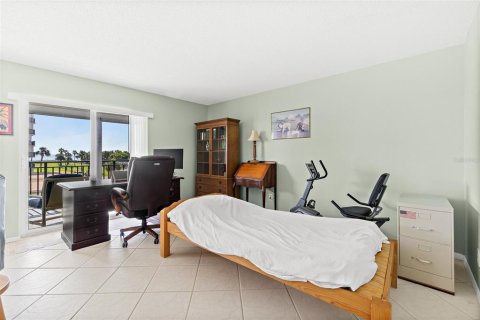 Condo in Cocoa Beach, Florida, 2 bedrooms  № 1765445 - photo 18