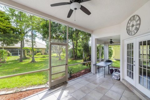 Villa ou maison à vendre à Royal Palm Beach, Floride: 3 chambres, 158.68 m2 № 1984102 - photo 19