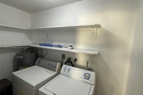 Снять в аренду виллу или дом в Майами, Флорида 3 спальни, 181.9м2, № 1957087 - фото 17