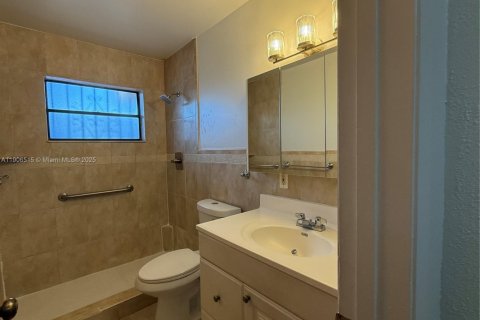 Снять в аренду виллу или дом в Майами, Флорида 3 спальни, 181.9м2, № 1957087 - фото 30