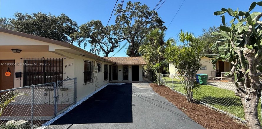 Дом в Майами, Флорида 3 спальни, 181.9м2 № 1957087