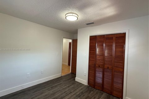 Снять в аренду виллу или дом в Майами, Флорида 3 спальни, 181.9м2, № 1957087 - фото 29