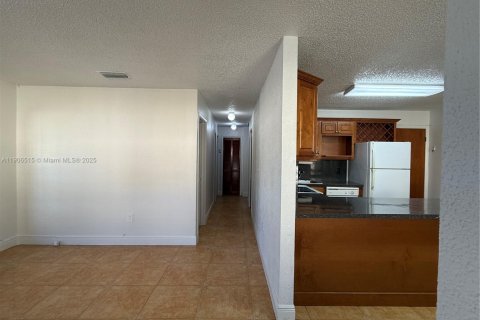 Снять в аренду виллу или дом в Майами, Флорида 3 спальни, 181.9м2, № 1957087 - фото 19