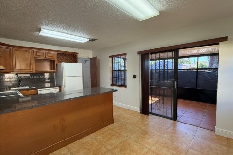 Снять в аренду виллу или дом в Майами, Флорида 3 спальни, 181.9м2, № 1957087 - фото 13