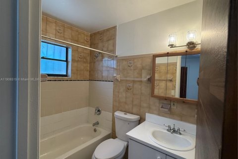 Снять в аренду виллу или дом в Майами, Флорида 3 спальни, 181.9м2, № 1957087 - фото 25