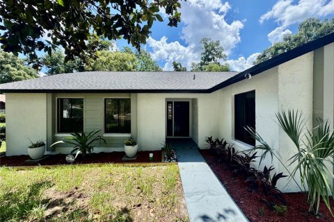 House in Orlando, Florida 3 bedrooms, 119.57 sq.m. № 2152328 - photo 5
