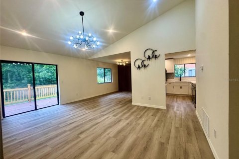 House in Orlando, Florida 3 bedrooms, 119.57 sq.m. № 2152328 - photo 10