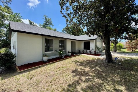 House in Orlando, Florida 3 bedrooms, 119.57 sq.m. № 2152328 - photo 4