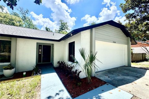 House in Orlando, Florida 3 bedrooms, 119.57 sq.m. № 2152328 - photo 3