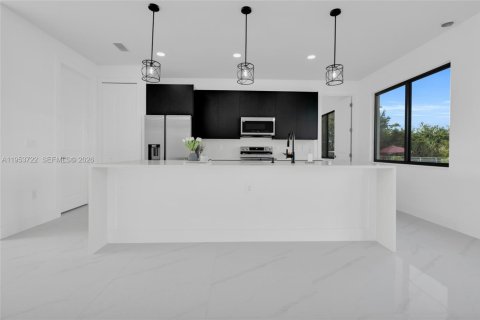 Villa ou maison à vendre à Lehigh Acres, Floride: 3 chambres, 127.74 m2 № 2008171 - photo 19