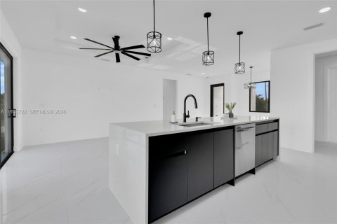 Villa ou maison à vendre à Lehigh Acres, Floride: 3 chambres, 127.74 m2 № 2008171 - photo 27