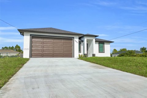 Villa ou maison à vendre à Lehigh Acres, Floride: 3 chambres, 127.74 m2 № 2008171 - photo 6