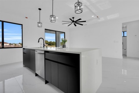 Villa ou maison à vendre à Lehigh Acres, Floride: 3 chambres, 127.74 m2 № 2008171 - photo 22