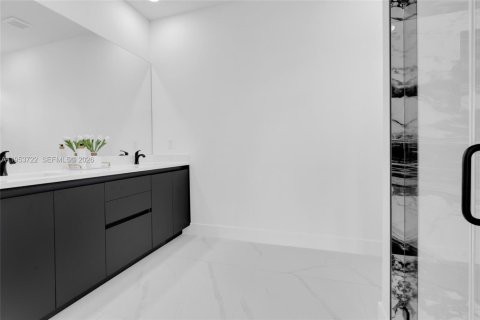 Villa ou maison à vendre à Lehigh Acres, Floride: 3 chambres, 127.74 m2 № 2008171 - photo 29