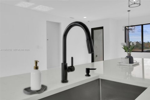 Villa ou maison à vendre à Lehigh Acres, Floride: 3 chambres, 127.74 m2 № 2008171 - photo 26