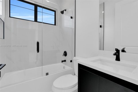 Villa ou maison à vendre à Lehigh Acres, Floride: 3 chambres, 127.74 m2 № 2008171 - photo 15