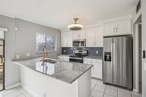 Condominio en venta en Lakeland, Florida, 2 dormitorios, 118.73 m2 № 1910706 - foto 11