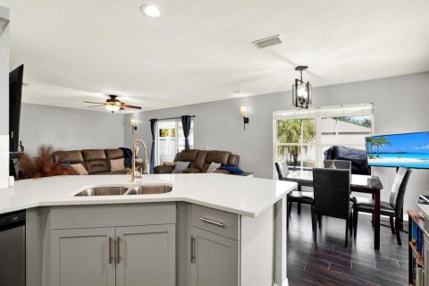 Casa en venta en Riverview, Florida, 3 dormitorios, 168.15 m2 № 2148854 - foto 7