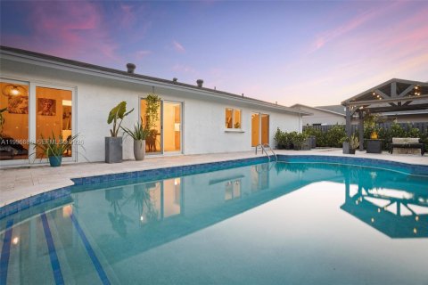 Купить виллу или дом в Дейви, Флорида 3 спальни, 112.88м2, № 2058677 - фото 5