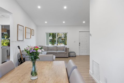 Купить виллу или дом в Дейви, Флорида 3 спальни, 112.88м2, № 2058677 - фото 15