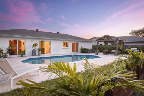 Купить виллу или дом в Дейви, Флорида 3 спальни, 112.88м2, № 2058677 - фото 7