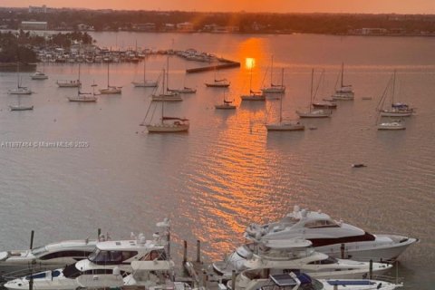 Copropriété à louer à North Bay Village, Floride: 41.25 m2 № 1949075 - photo 1