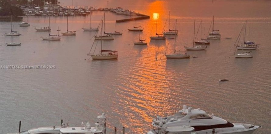 Studio à Condo à North Bay Village, Floride № 1949075