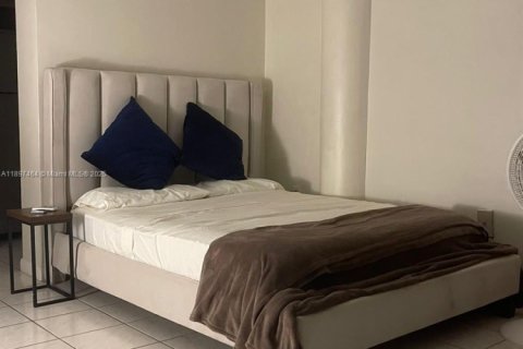 Copropriété à louer à North Bay Village, Floride: 41.25 m2 № 1949075 - photo 8