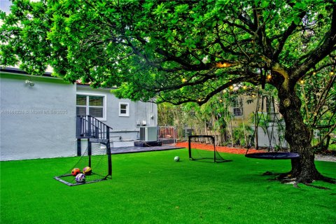 House in Coral Gables, Florida 4 bedrooms № 1889515 - photo 26