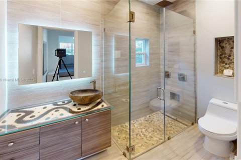 House in Coral Gables, Florida 4 bedrooms № 1889515 - photo 10