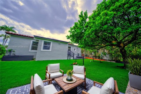 House in Coral Gables, Florida 4 bedrooms № 1889515 - photo 29