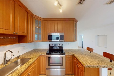House in Coral Gables, Florida 4 bedrooms № 1889515 - photo 5
