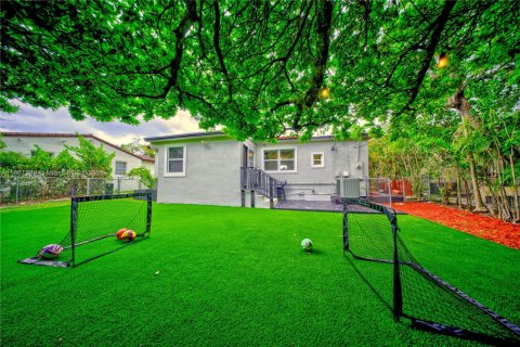 House in Coral Gables, Florida 4 bedrooms № 1889515 - photo 27
