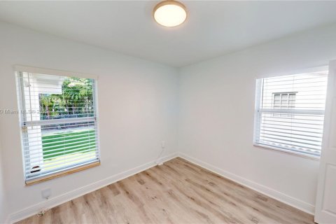 House in Coral Gables, Florida 4 bedrooms № 1889515 - photo 17