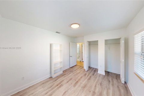 House in Coral Gables, Florida 4 bedrooms № 1889515 - photo 23