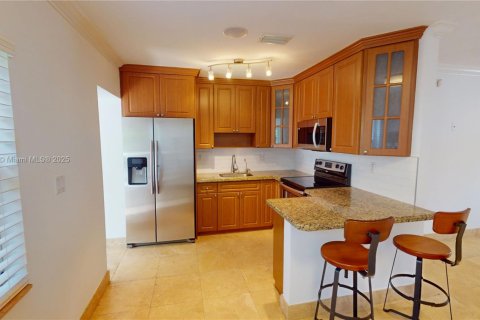 House in Coral Gables, Florida 4 bedrooms № 1889515 - photo 4